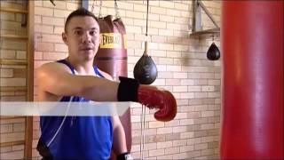 Learning to Box with a professional boxer Kostya Tszyu  Boxen Lernvideo mit Trainings [upl. by Nojel544]