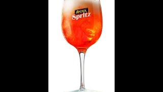 Aperol Spritz Come preparare laperitivo italiano [upl. by Kilgore]